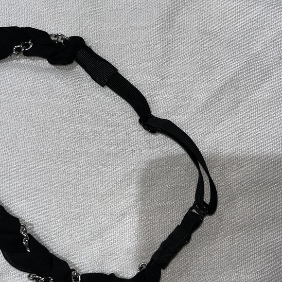 *FREE WITH ANY BUNDLE* Black and silver headband - Picture 3 of 3